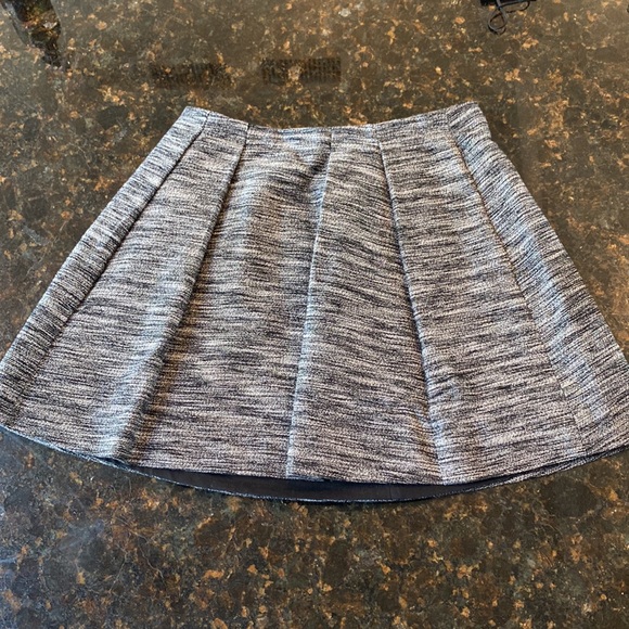 Madewell Black and white tweed pleated skirt with pockets size 2 - Picture 2 of 6